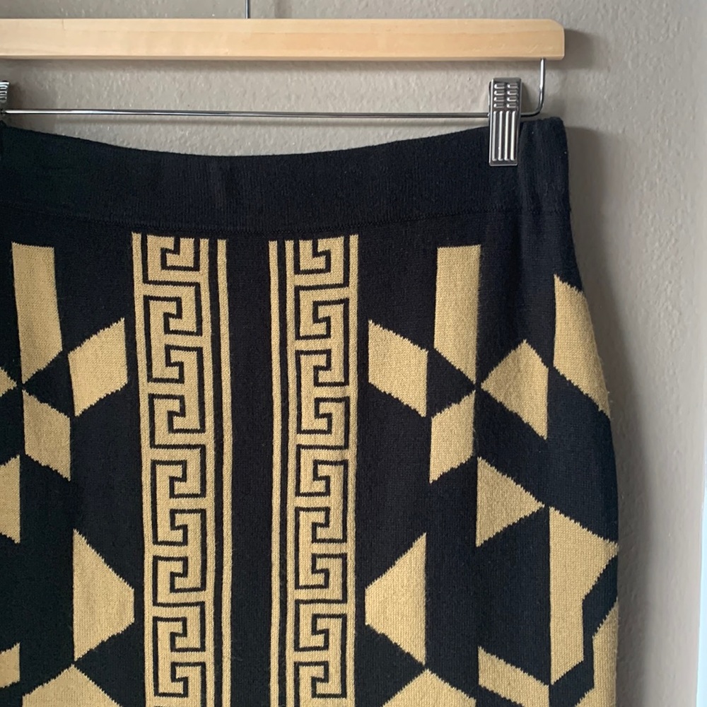 MELISSA PAIGE Tan and Black Geometric Print Pull On Sweater Pencil Skirt